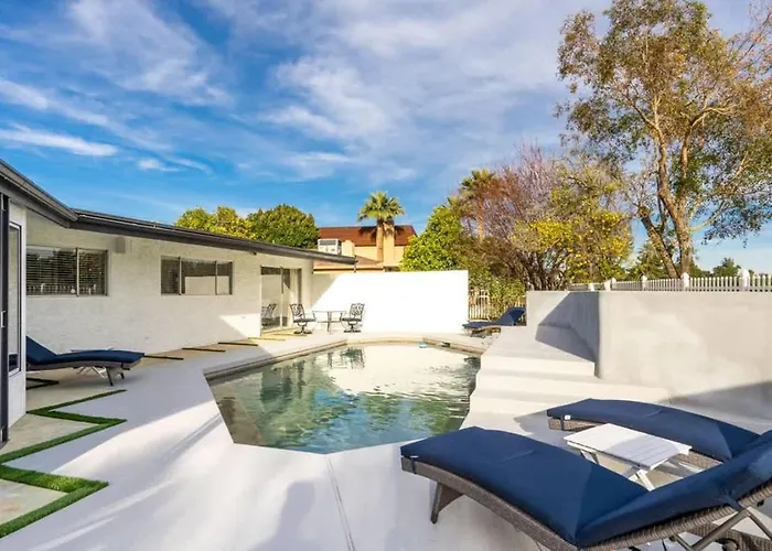 Sanctuary On The Greens - 3-villa Retreat With Pool Holiday home *