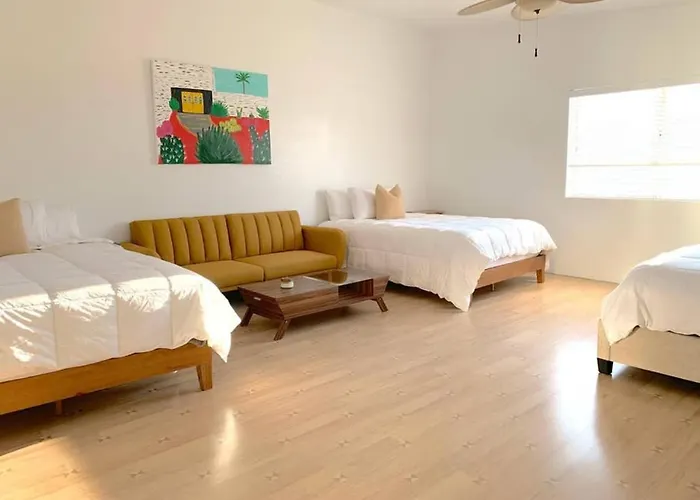 Holiday home Sanctuary On The Greens - 3-villa Retreat With Pool *